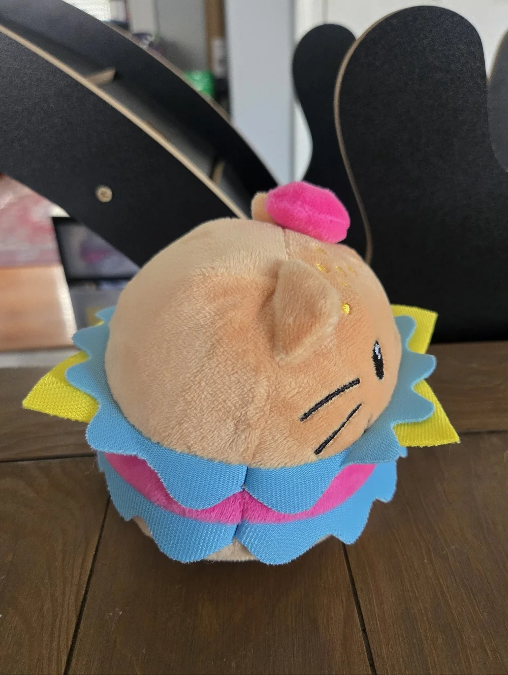 Cute Kawaii Sanrio Plush Hello Kitty Burger Toy with Pink Bow